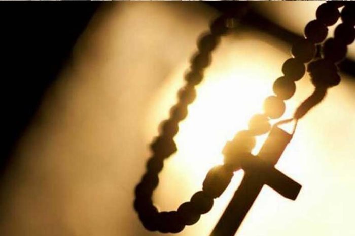 foto rosario con crucifijo